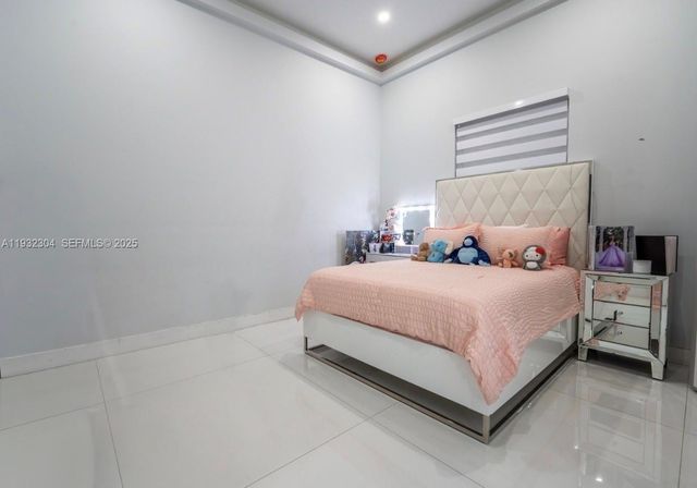 10850 SW 32nd St, Miami, FL 33165