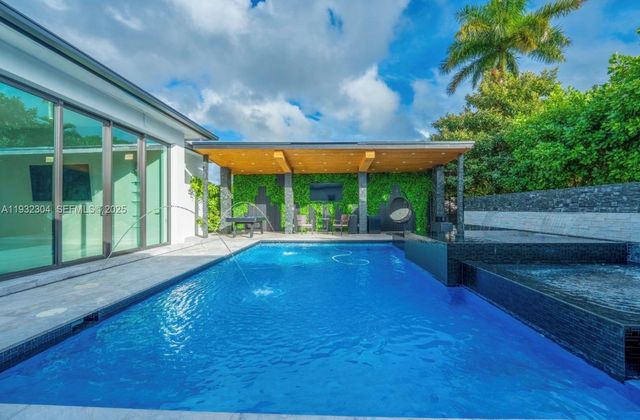 10850 SW 32nd St, Miami, FL 33165