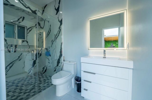 10850 SW 32nd St, Miami, FL 33165