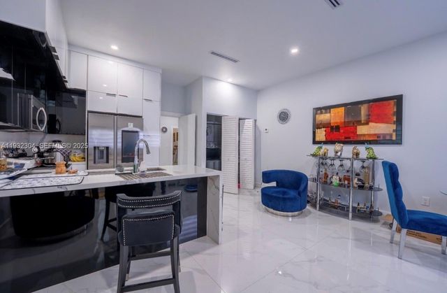 10850 SW 32nd St, Miami, FL 33165