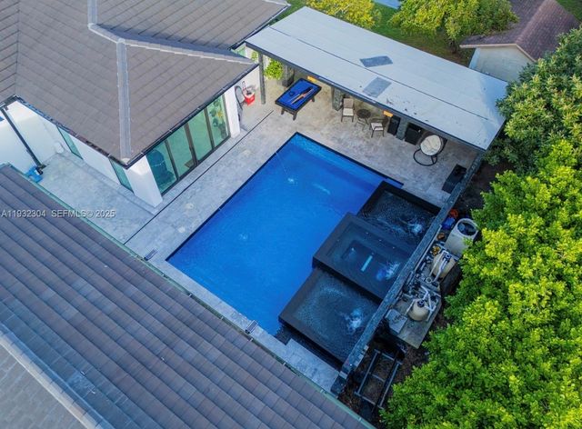 10850 SW 32nd St, Miami, FL 33165