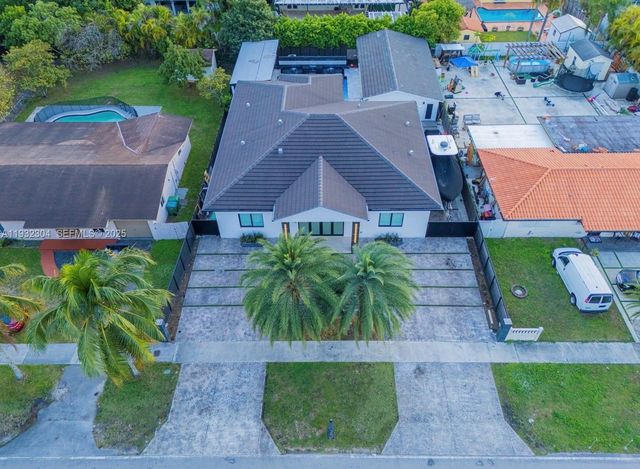 10850 SW 32nd St, Miami, FL 33165