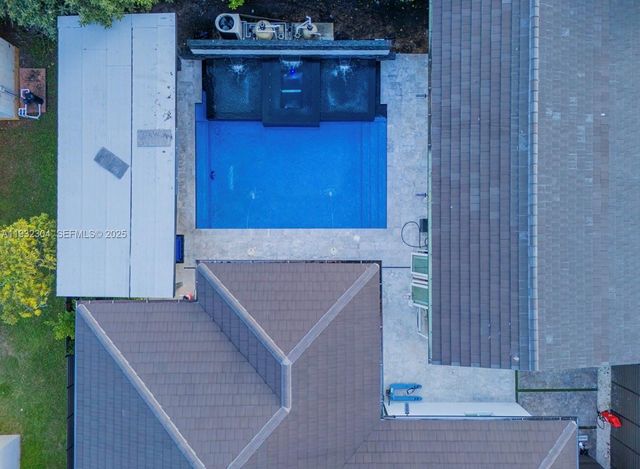 10850 SW 32nd St, Miami, FL 33165