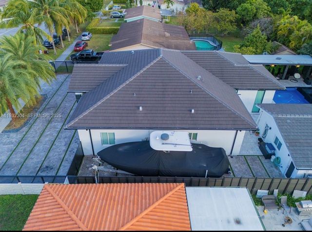 10850 SW 32nd St, Miami, FL 33165