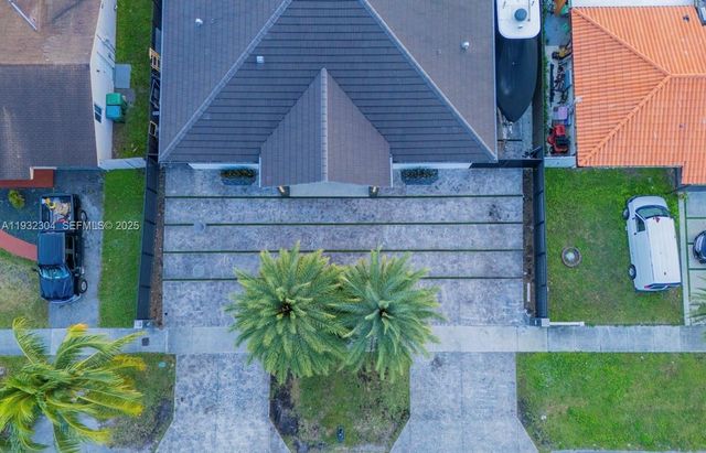 10850 SW 32nd St, Miami, FL 33165