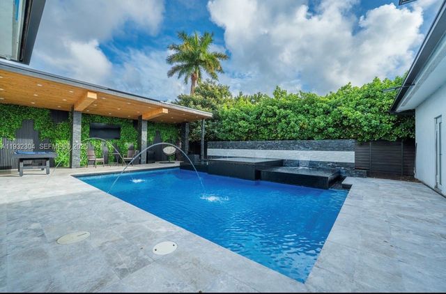 10850 SW 32nd St, Miami, FL 33165