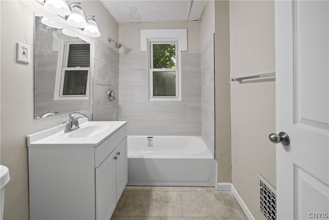 2410 East Genesee Street 12, Syracuse, NY 13210