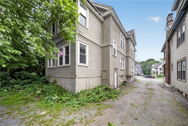 2410 East Genesee Street 12, Syracuse, NY 13210