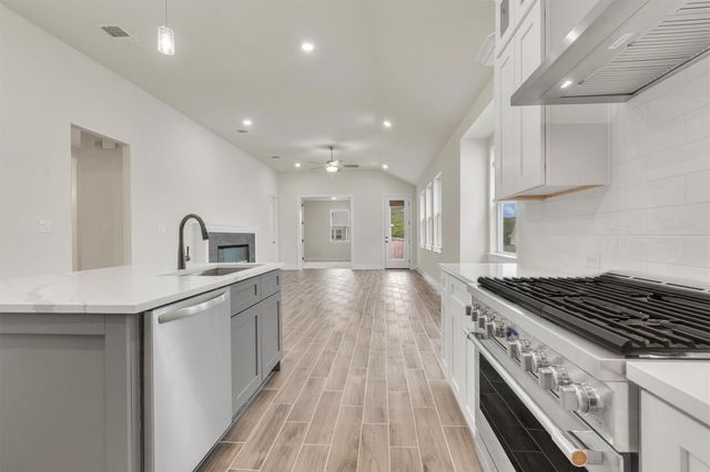 8507 Pine Muhly DR, Lago Vista, TX 78645