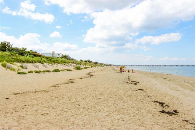 4823 Lake DR, Virginia Beach, VA 23455