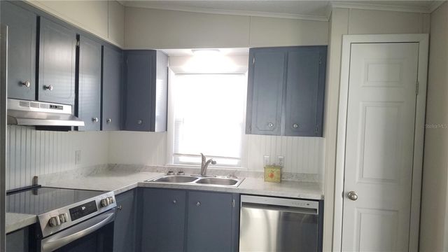 37537 PINATA AVENUE, Zephyrhills, FL 33541