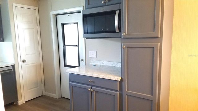 37537 PINATA AVENUE, Zephyrhills, FL 33541