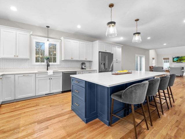 8 Clearview Street, Grafton, MA 01519