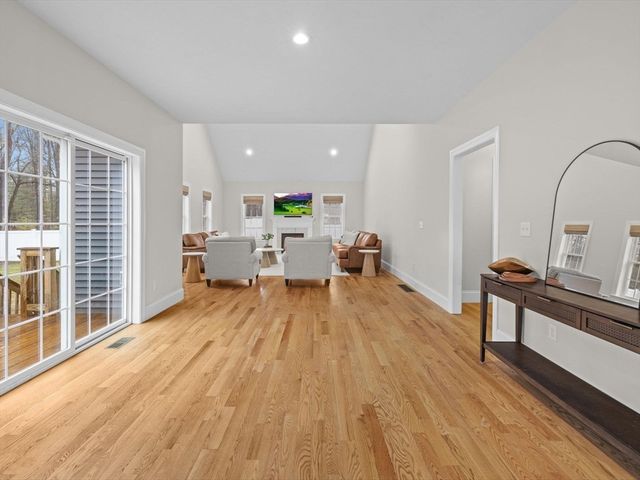 8 Clearview Street, Grafton, MA 01519