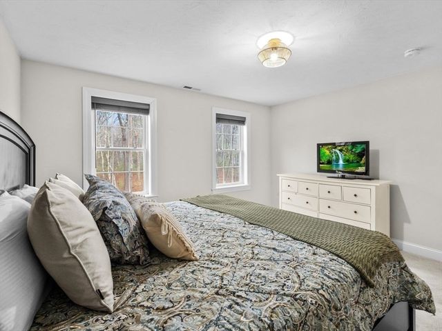 8 Clearview Street, Grafton, MA 01519