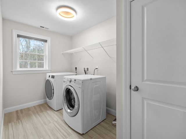 8 Clearview Street, Grafton, MA 01519