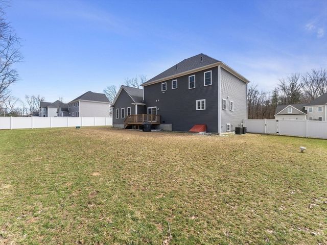 8 Clearview Street, Grafton, MA 01519