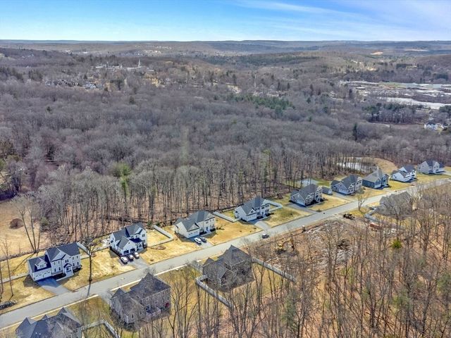 8 Clearview Street, Grafton, MA 01519