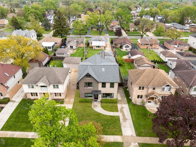 8277 N Wisner Street, Niles, IL 60714