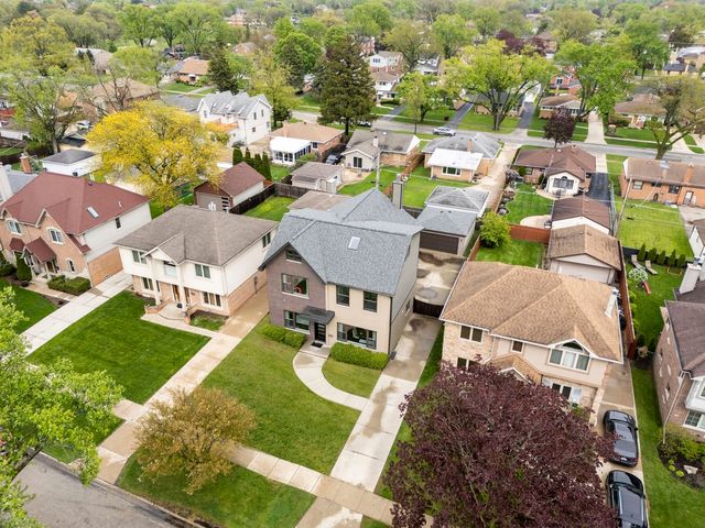 8277 N Wisner Street, Niles, IL 60714
