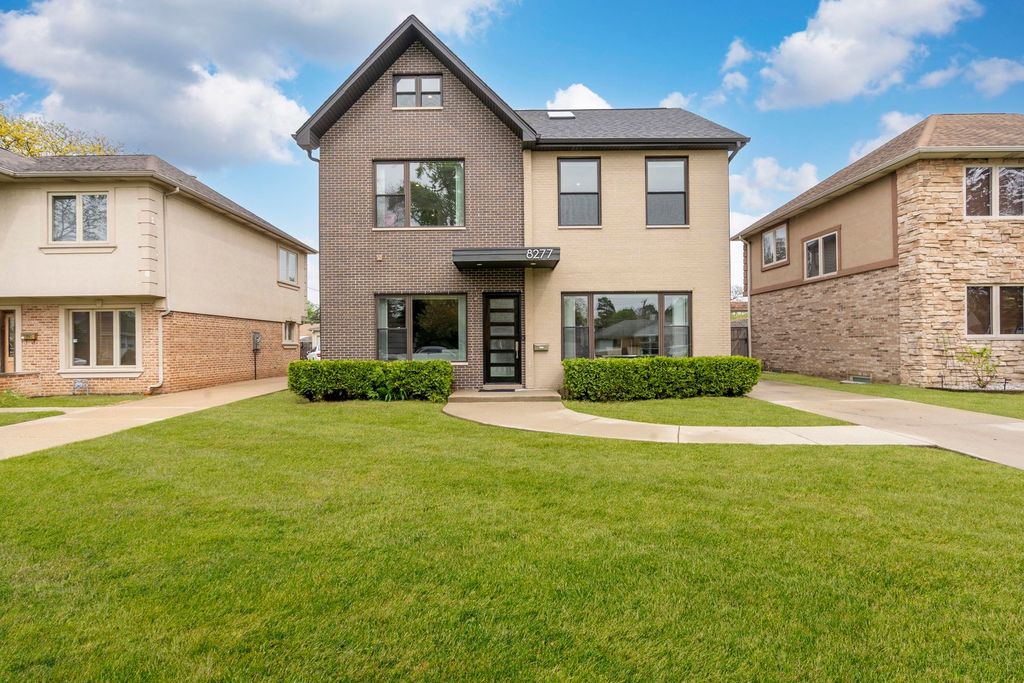 8277 N Wisner Street, Niles, IL 60714