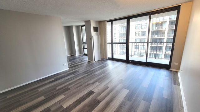 10 E Ontario Street 2406, Chicago, IL 60611