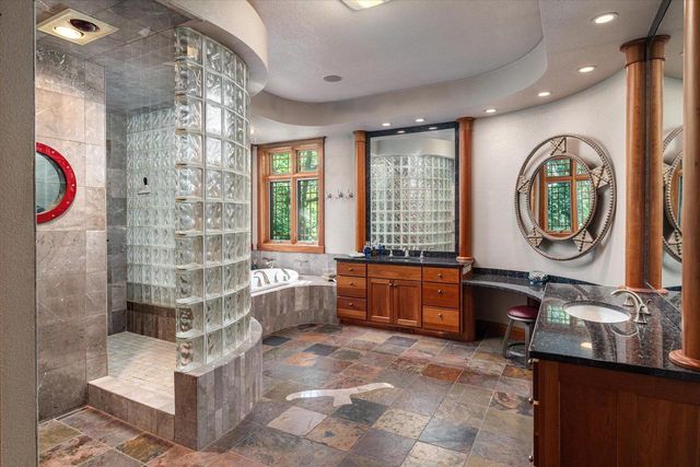 3031 Wild Rose LANE, Onalaska, WI 54650