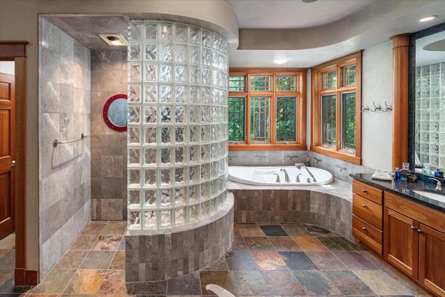 3031 Wild Rose LANE, Onalaska, WI 54650