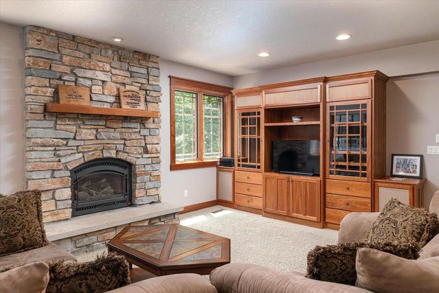 3031 Wild Rose LANE, Onalaska, WI 54650