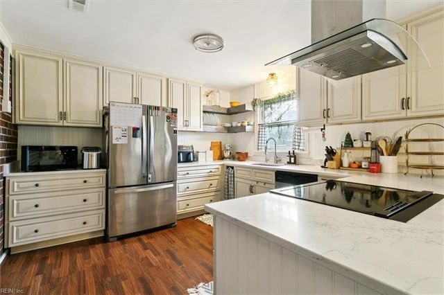 18 S Greenfield AVE, Hampton, VA 23666