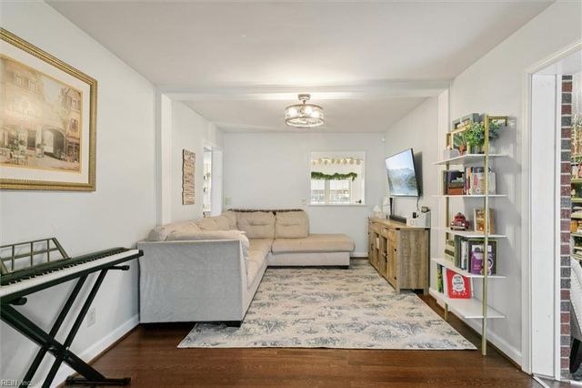 18 S Greenfield AVE, Hampton, VA 23666