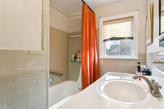 18 S Greenfield AVE, Hampton, VA 23666