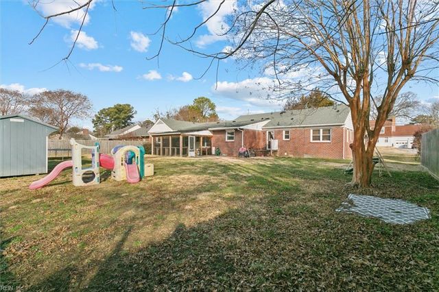 18 S Greenfield AVE, Hampton, VA 23666