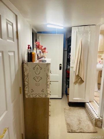 107-35 E Van Wyck Expressway, Jamaica, NY 11435