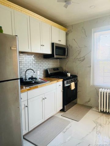 107-35 E Van Wyck Expressway, Jamaica, NY 11435