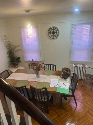 107-35 E Van Wyck Expressway, Jamaica, NY 11435