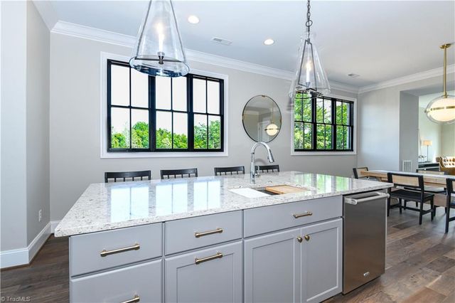 3233 W Friendly Avenue, Greensboro, NC 27408