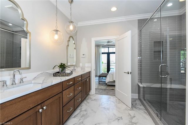 3233 W Friendly Avenue, Greensboro, NC 27408