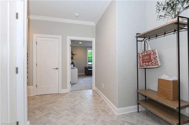 3233 W Friendly Avenue, Greensboro, NC 27408