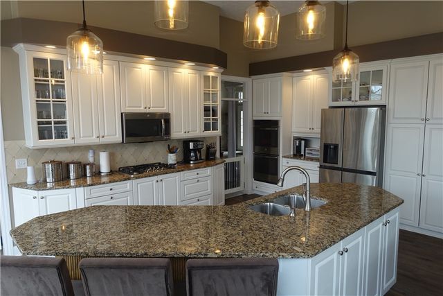 5 Blue Pine Circle, Penfield, NY 14526