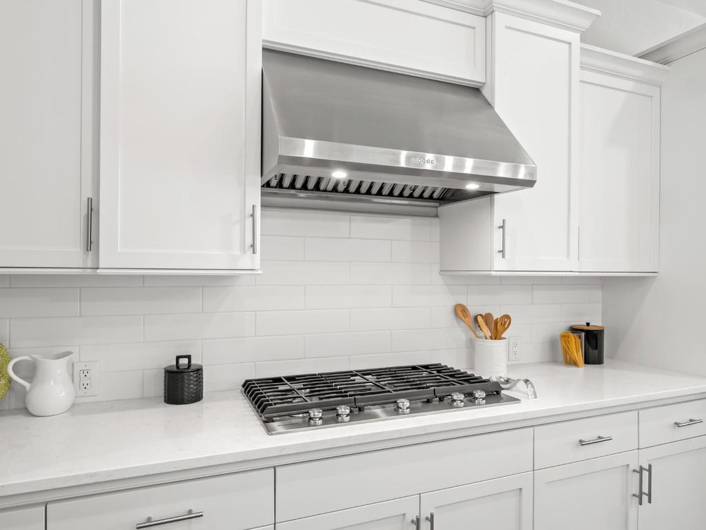 Image 16 of property listing at 1734 N Park Avenue, Clovis, CA 93619