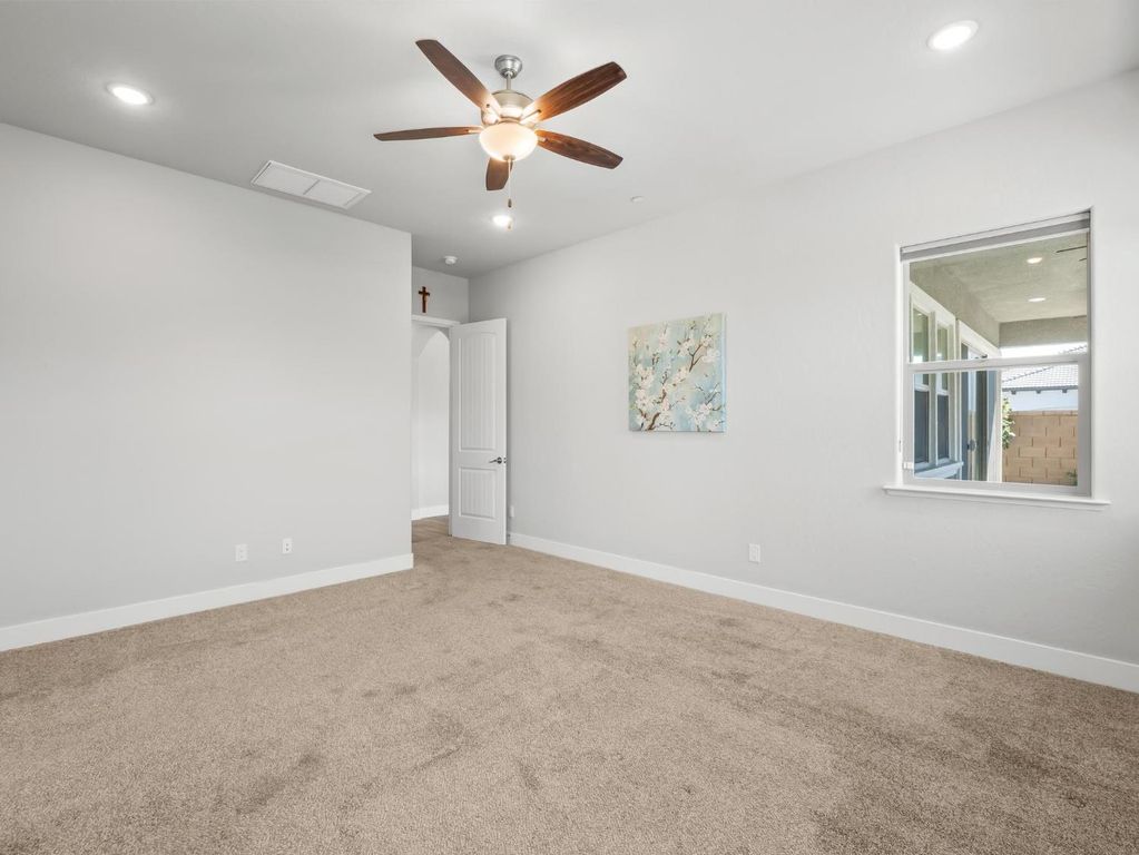 Image 29 of property listing at 1734 N Park Avenue, Clovis, CA 93619