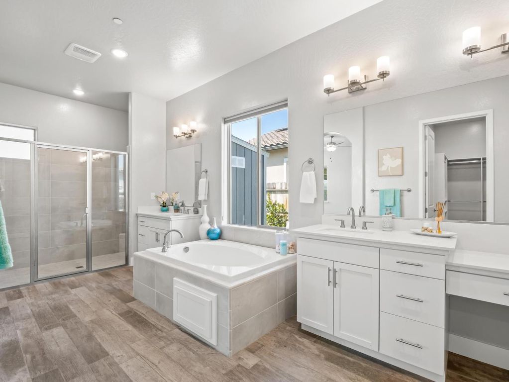 Image 31 of property listing at 1734 N Park Avenue, Clovis, CA 93619