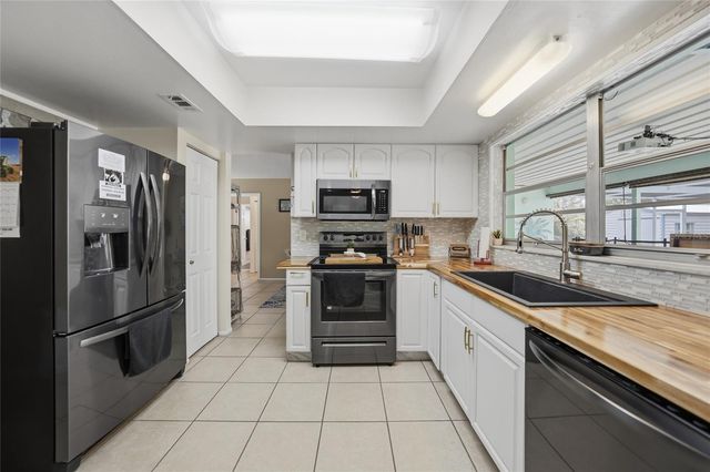 15223 CHAMBERLAIN BOULEVARD, Port Charlotte, FL 33953