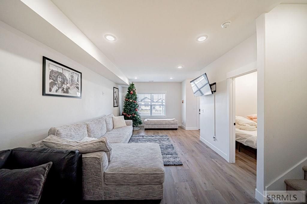 Image 5 of property listing at 1426 Fremont Ave, Idaho Falls, ID 83402