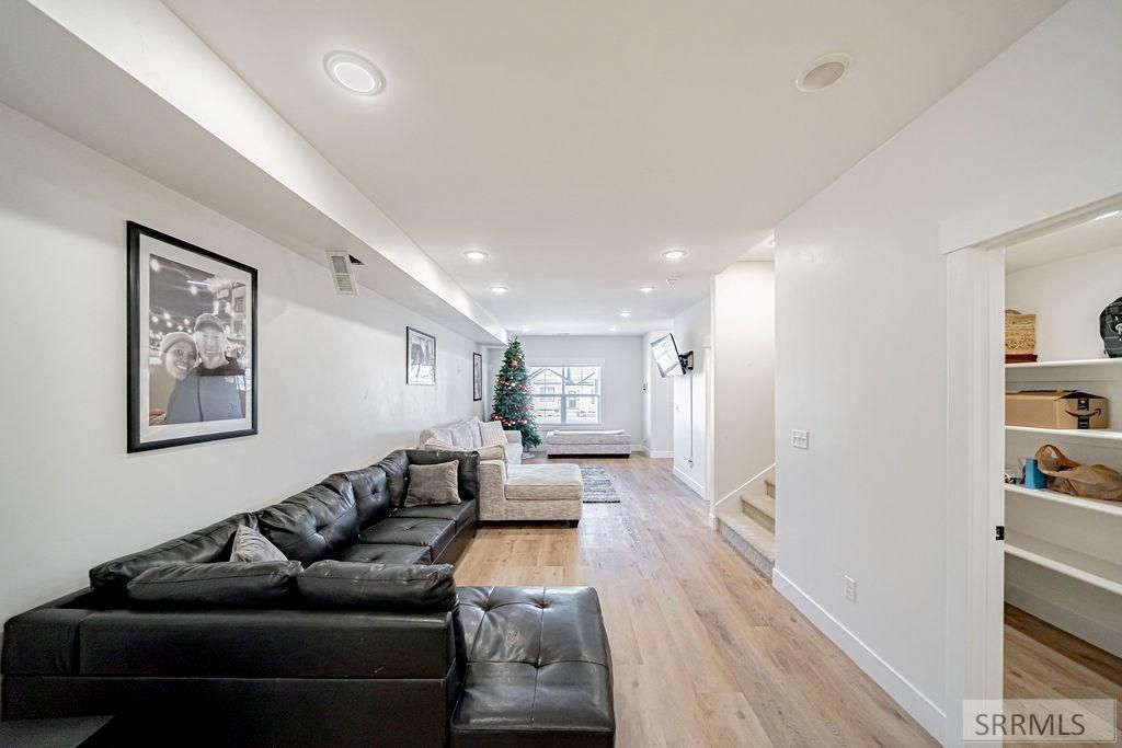 Image 7 of property listing at 1426 Fremont Ave, Idaho Falls, ID 83402
