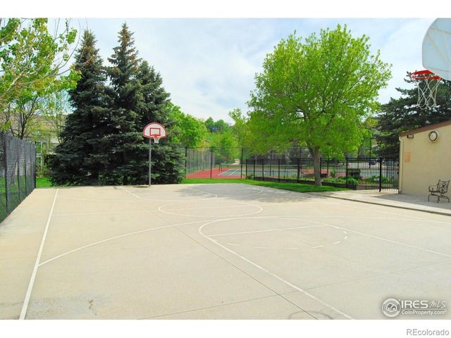 800 W Moorhead Cir E, Boulder, CO 80305