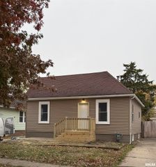 2009 S Pasfield Street, Springfield, IL 62704