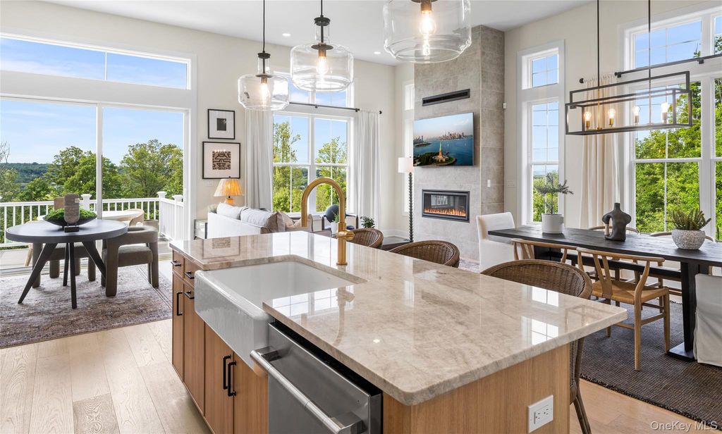 5135 Teaberry Lane 11, Fishkill, NY 12524