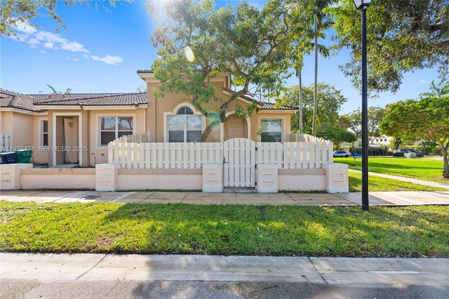 10997 SW 238th TER, Homestead, FL 33032